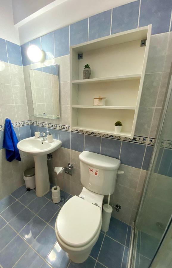 Cozy Poolside Apartment Пафос Экстерьер фото